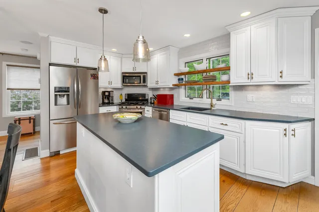 $625,000 | 92 Shadow Lake Road, Salem, NH 03079