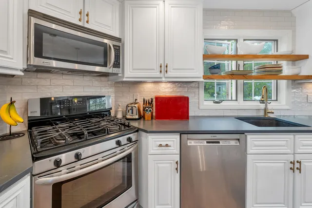 $625,000 | 92 Shadow Lake Road, Salem, NH 03079