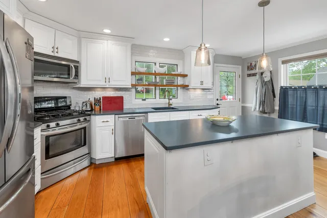 $625,000 | 92 Shadow Lake Road, Salem, NH 03079