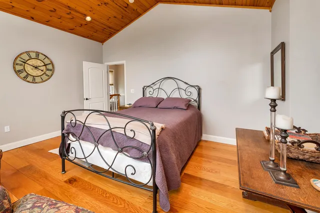 $625,000 | 92 Shadow Lake Road, Salem, NH 03079