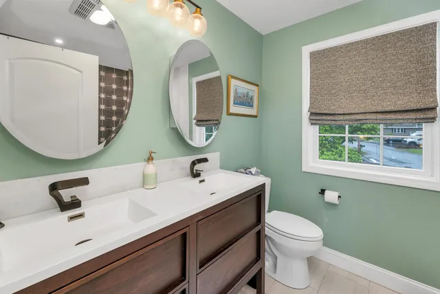 $625,000 | 92 Shadow Lake Road, Salem, NH 03079