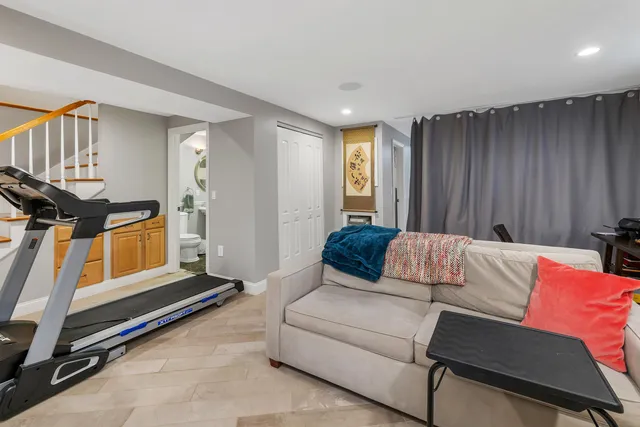 $625,000 | 92 Shadow Lake Road, Salem, NH 03079