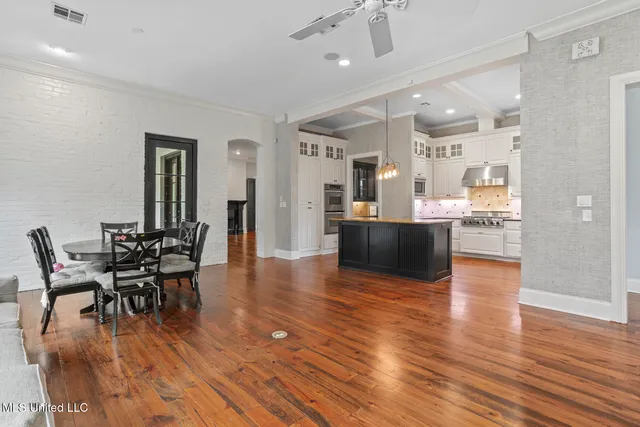 $879,000 | 128 Summer Lake Drive, Ridgeland, MS 39157