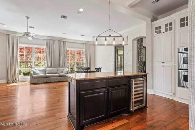 $879,000 | 128 Summer Lake Drive, Ridgeland, MS 39157