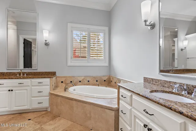 $879,000 | 128 Summer Lake Drive, Ridgeland, MS 39157