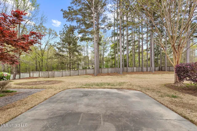 $879,000 | 128 Summer Lake Drive, Ridgeland, MS 39157