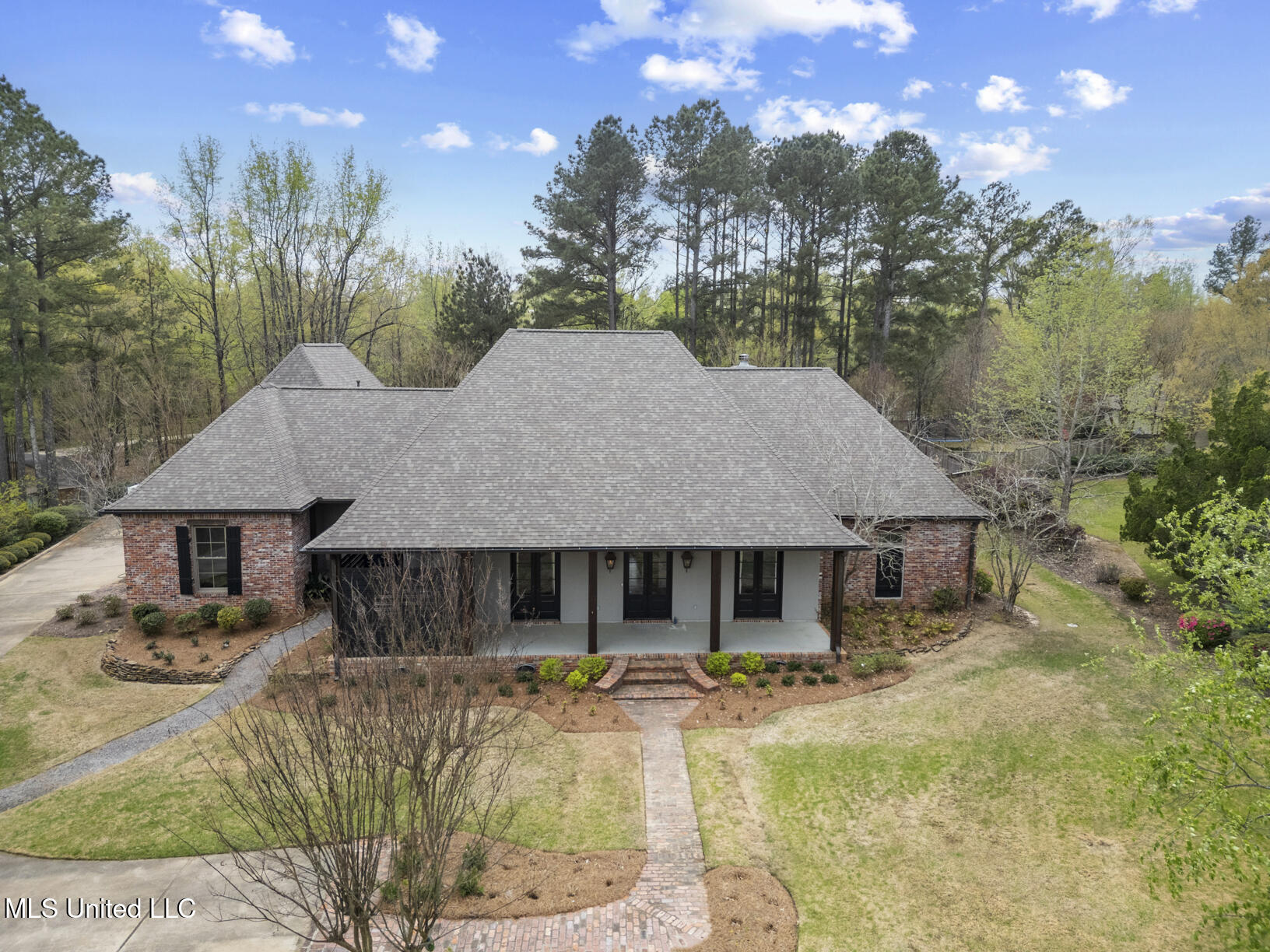 128 Summer Lake Drive Ridgeland, MS 39157 - Photo 4 of 38 128 Summerlake drone-2