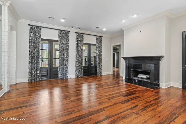 $849,000 | 128 Summer Lake Drive, Ridgeland, MS 39157