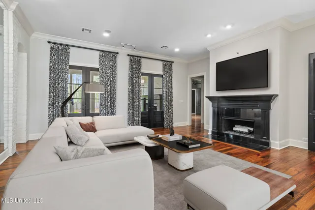 $849,000 | 128 Summer Lake Drive, Ridgeland, MS 39157