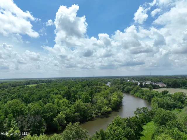 $700,000 | 550 County Road, Minter City, MS 38944