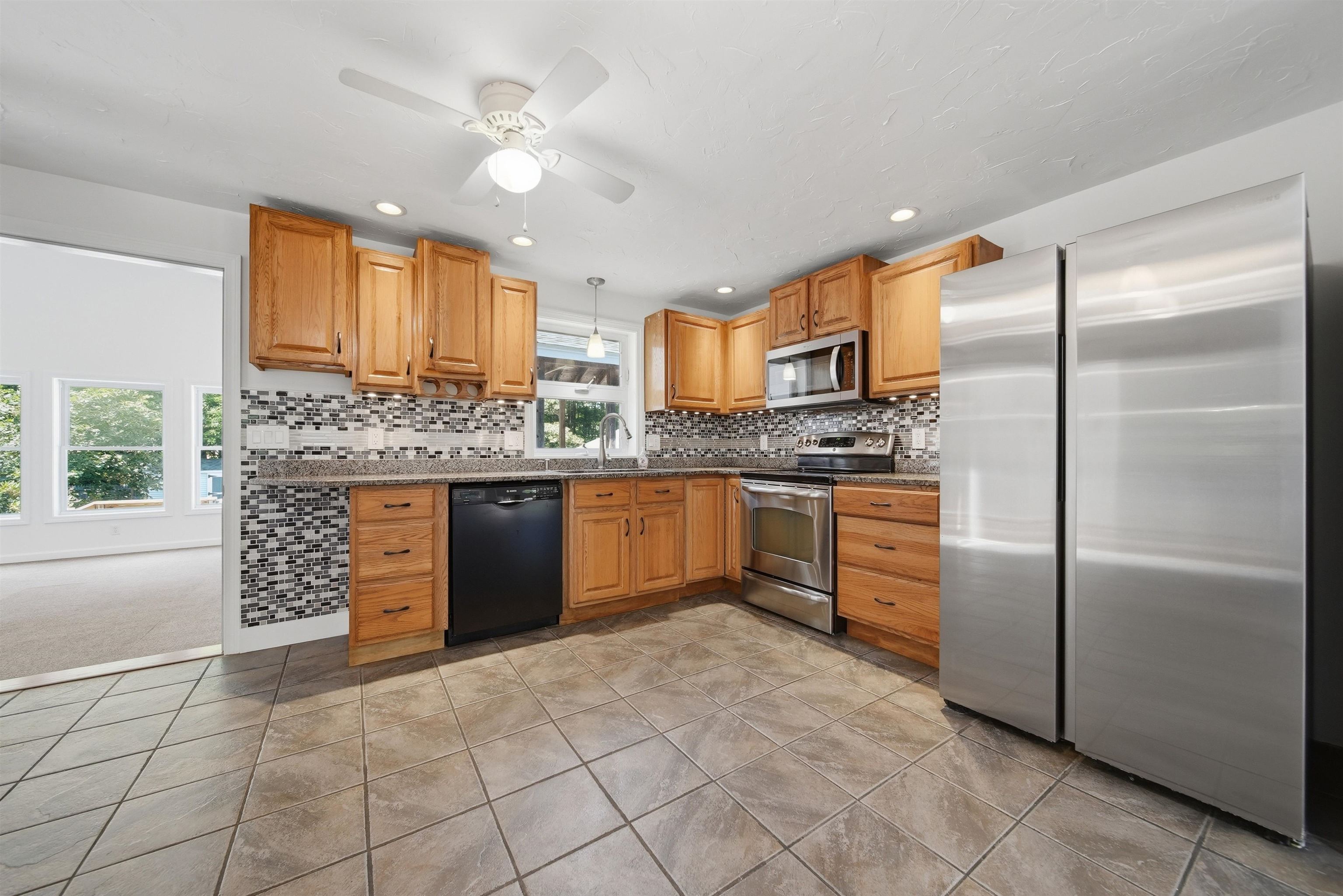 7 Wingate Road Sandown, NH 03873 - Photo 8 of 58 Gallery Image 8