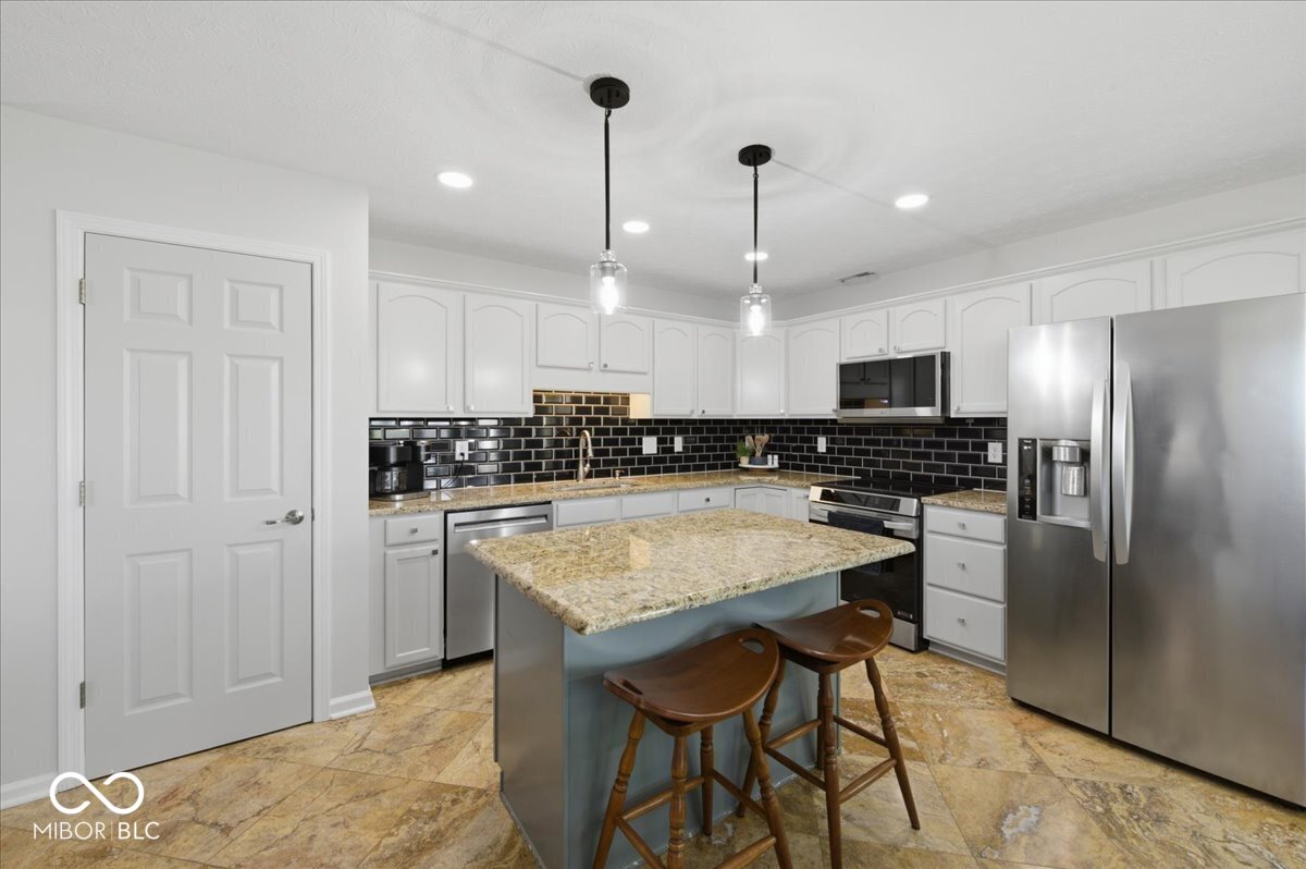 1816 Acorn Road Franklin, IN 46131 - Photo 11 of 25 Gallery Image 11
