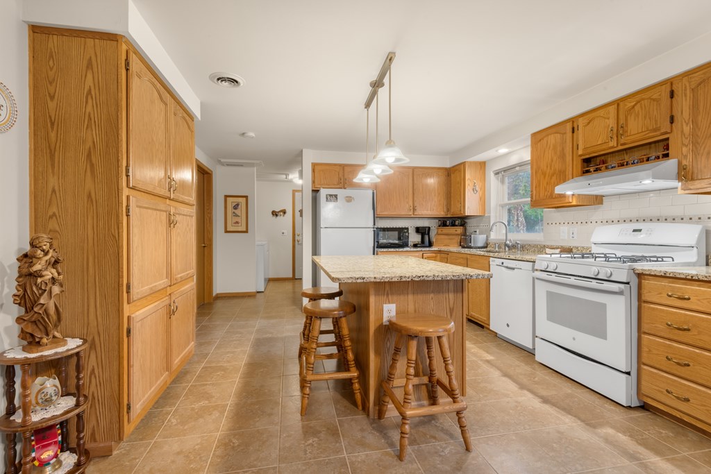 10530 Fieldcrest Road Sister Bay, WI 54234 - Photo 6 of 27 Kitchen