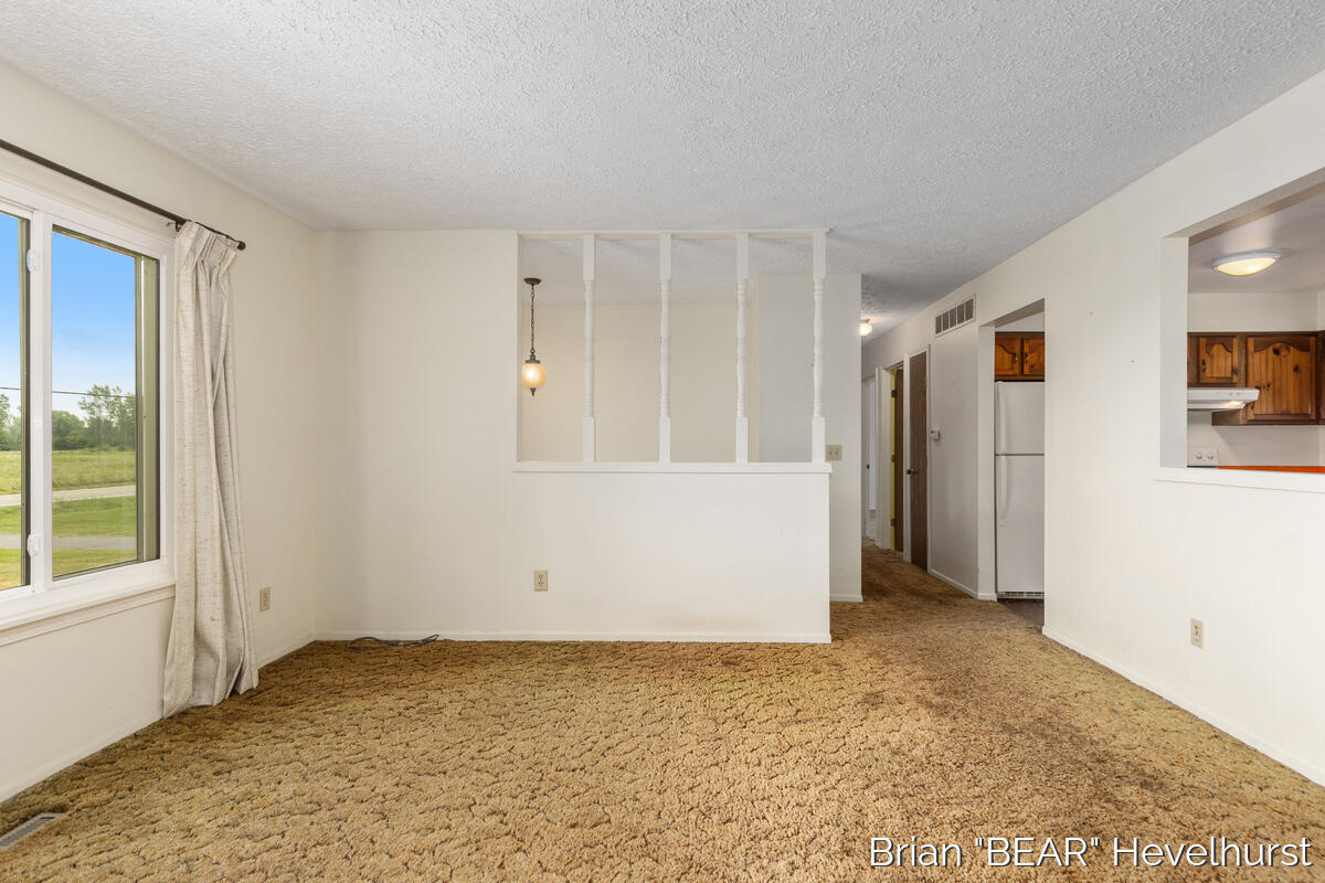 10015 Oneida Road Grand Ledge, MI 48837 - Photo 7 of 33 10015-Oneida_005