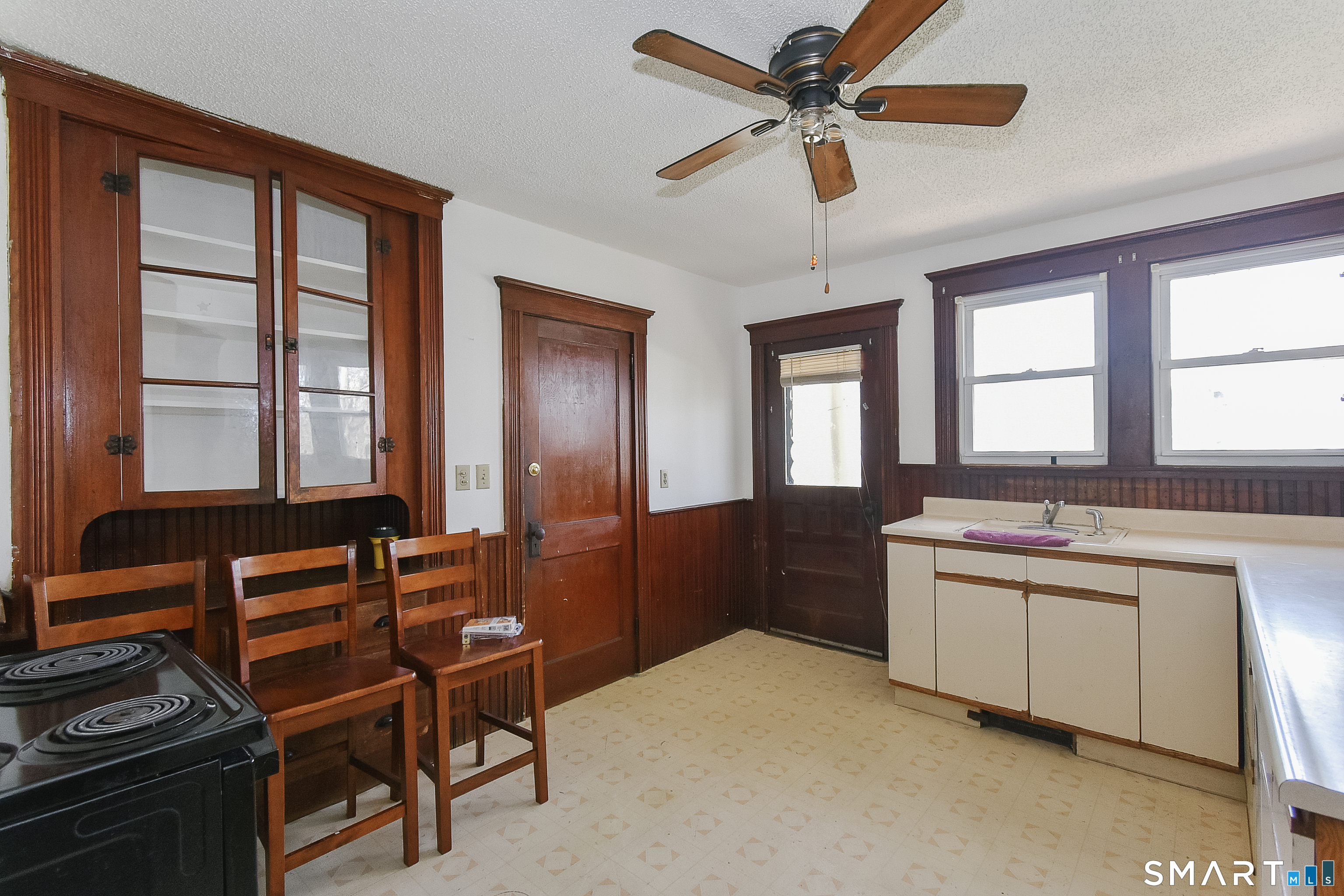 52 Workman Avenue Torrington, CT 06790 - Photo 3 of 17