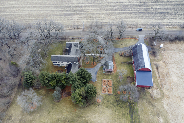 8313 Stewart Road Hebron, IL 60034 - Photo 6 of 40