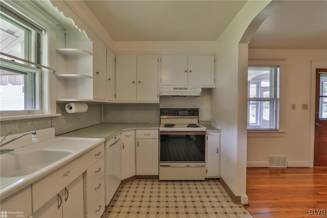 1524 Spring Street Bethlehem, PA 18018 - Photo 18 of 44 Gallery Image 18