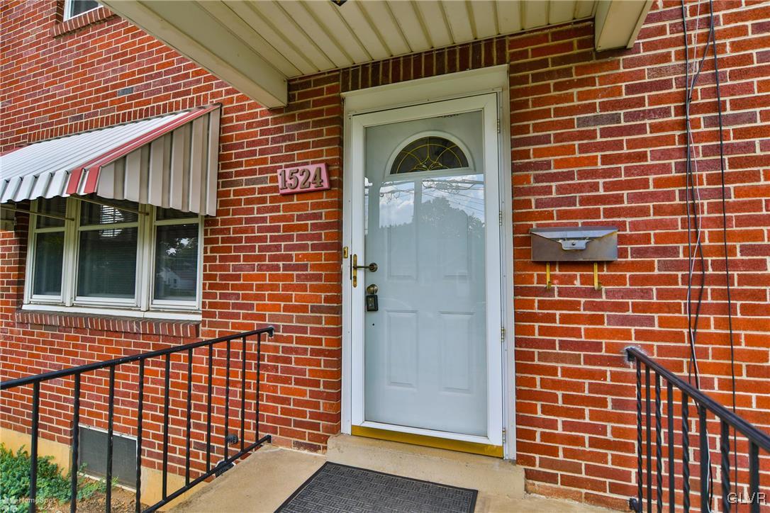 1524 Spring Street Bethlehem, PA 18018 - Photo 4 of 44 Gallery Image 4