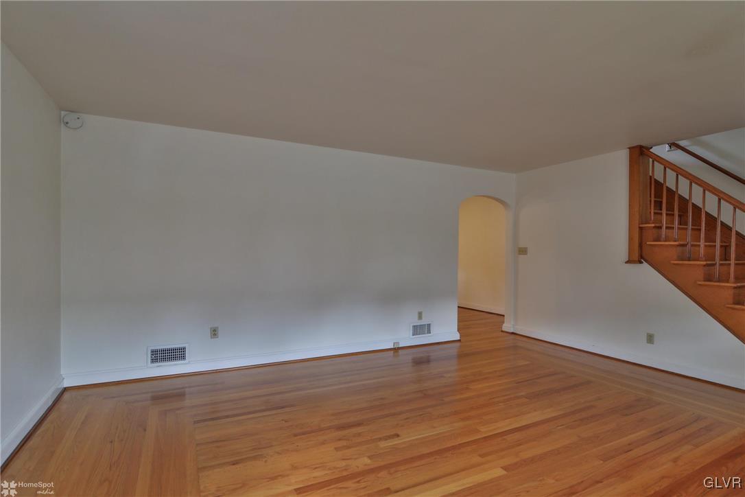 1524 Spring Street Bethlehem, PA 18018 - Photo 10 of 44 Gallery Image 10
