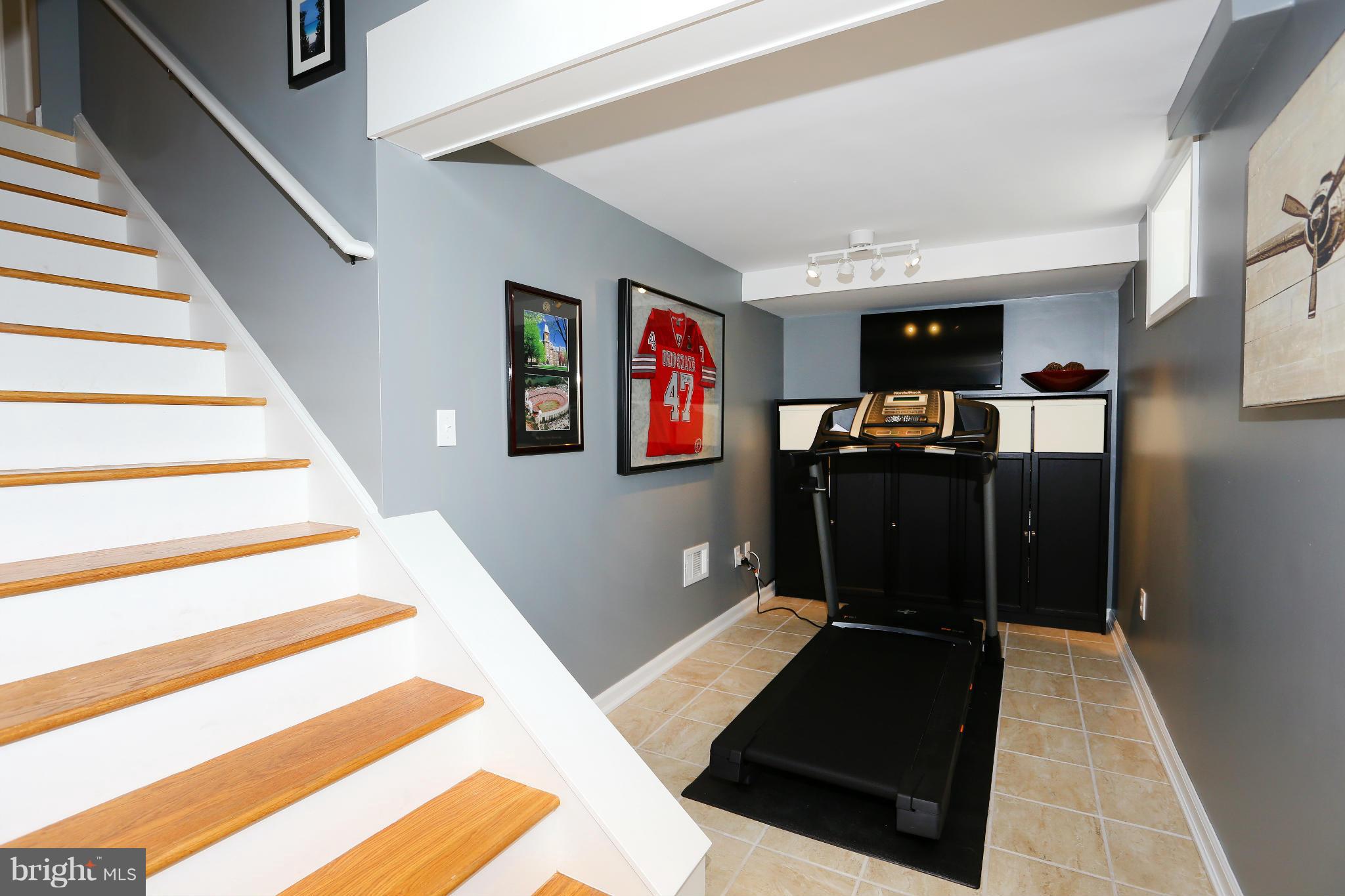 2301 Churchill Road Silver Spring, MD 20902 - Photo 22 of 30 Family Room