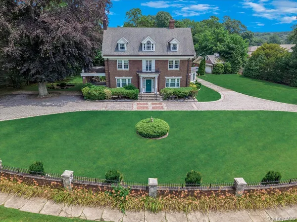 $1,525,000 | 44 Arbor Place, Glen Cove, NY 11542