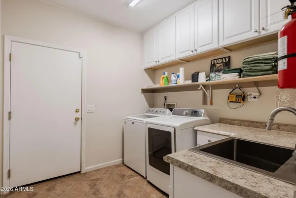 $1,075,000 | 37809 North 9th Place, Phoenix, AZ 85086