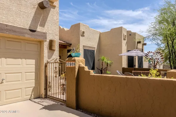 $1,075,000 | 37809 North 9th Place, Phoenix, AZ 85086