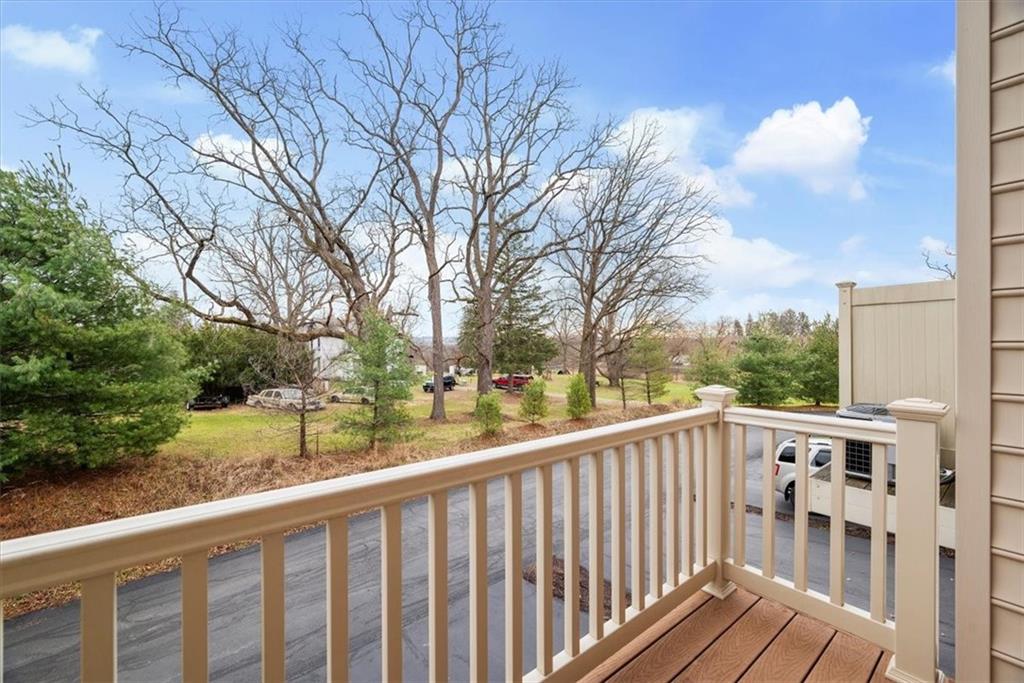 115 Lewisham Road Cranberry Township, PA 16066 - Photo 20 of 38 a view of balcony with wooden floor and fence