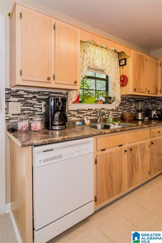100 Spinnaker Lane Alabaster, AL 35007 - Photo 10 of 33