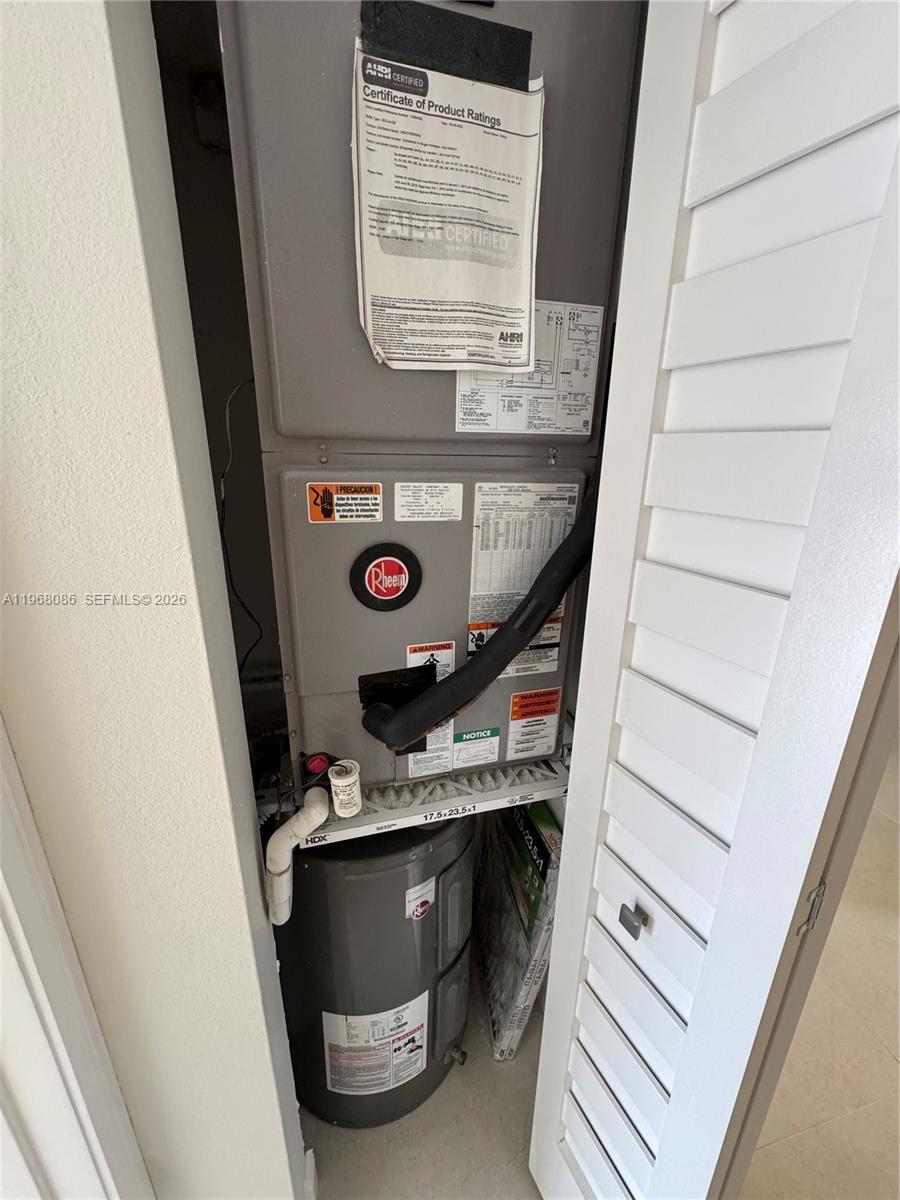 1900 West 54th Street, Unit 219 Hialeah, FL 33012 - Photo 34 of 42 a utility room with dryer and washer