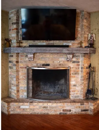 $2,900 | 1911 Shadow Bend Drive, Houston, TX 77043