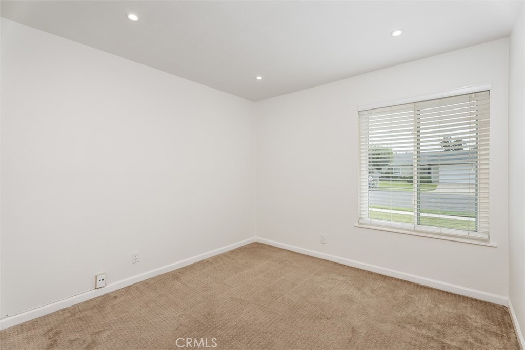 964 Lansing Lane Costa Mesa, CA 92626 - Photo 23 of 29 an empty room with a window