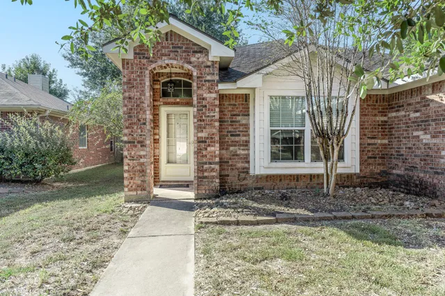 $264,900 | 32015 Sue Lane, Pinehurst, TX 77362