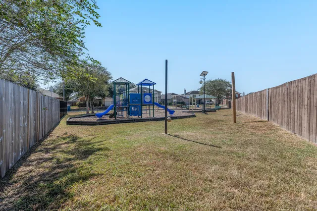 $264,900 | 32015 Sue Lane, Pinehurst, TX 77362