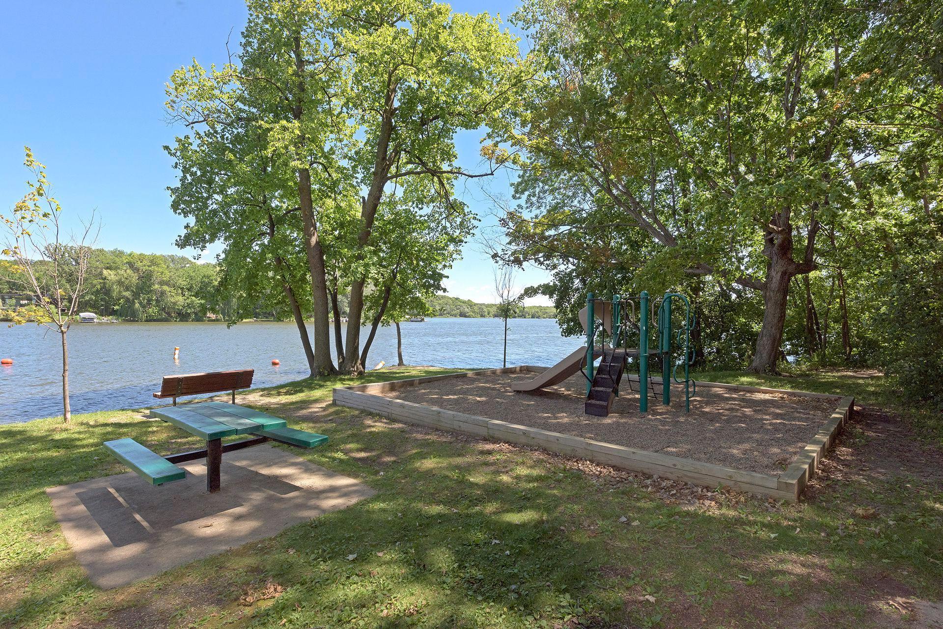 480 Trap Line Lane Chanhassen, MN 55317 - Photo 35 of 38