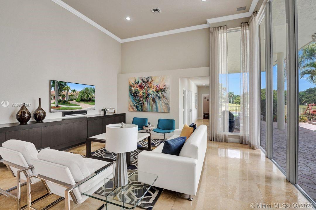 2677 Riviera Court Weston, FL 33332 - Photo 12 of 55 Gallery Image 12