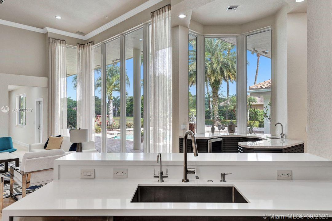 2677 Riviera Court Weston, FL 33332 - Photo 21 of 55 Gallery Image 21