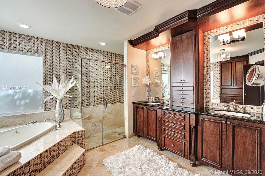 2677 Riviera Court Weston, FL 33332 - Photo 28 of 55 Gallery Image 28