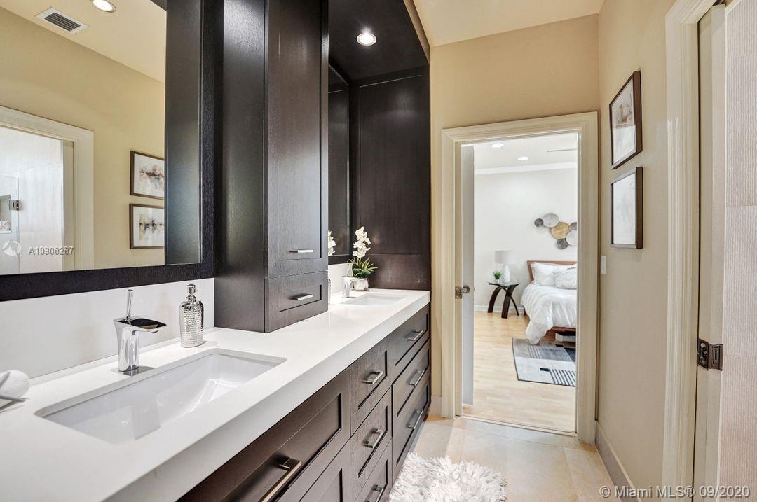 2677 Riviera Court Weston, FL 33332 - Photo 36 of 55 Gallery Image 36