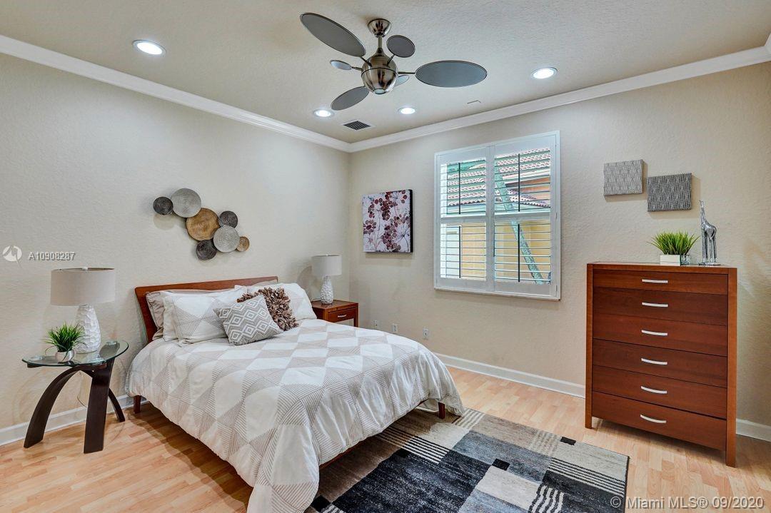 2677 Riviera Court Weston, FL 33332 - Photo 37 of 55 Gallery Image 37