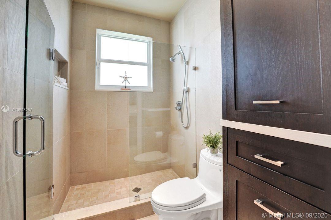 2677 Riviera Court Weston, FL 33332 - Photo 38 of 55 Gallery Image 38