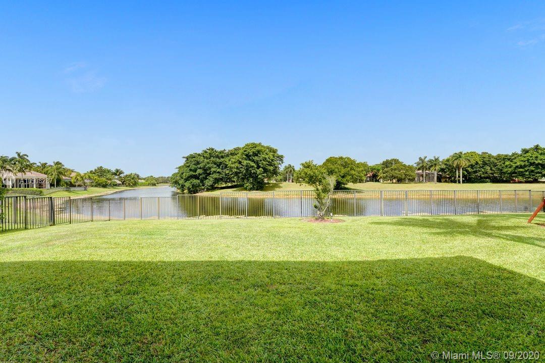 2677 Riviera Court Weston, FL 33332 - Photo 47 of 55 Gallery Image 47