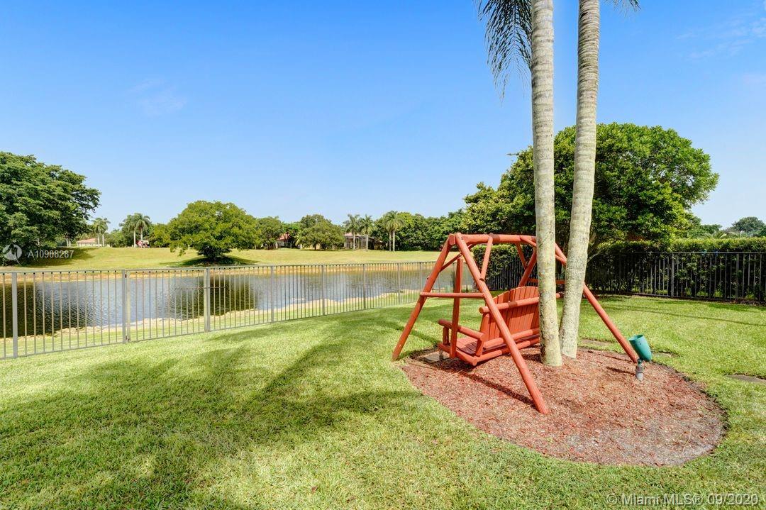 2677 Riviera Court Weston, FL 33332 - Photo 48 of 55 Gallery Image 48