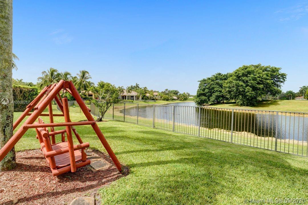 2677 Riviera Court Weston, FL 33332 - Photo 49 of 55 Gallery Image 49