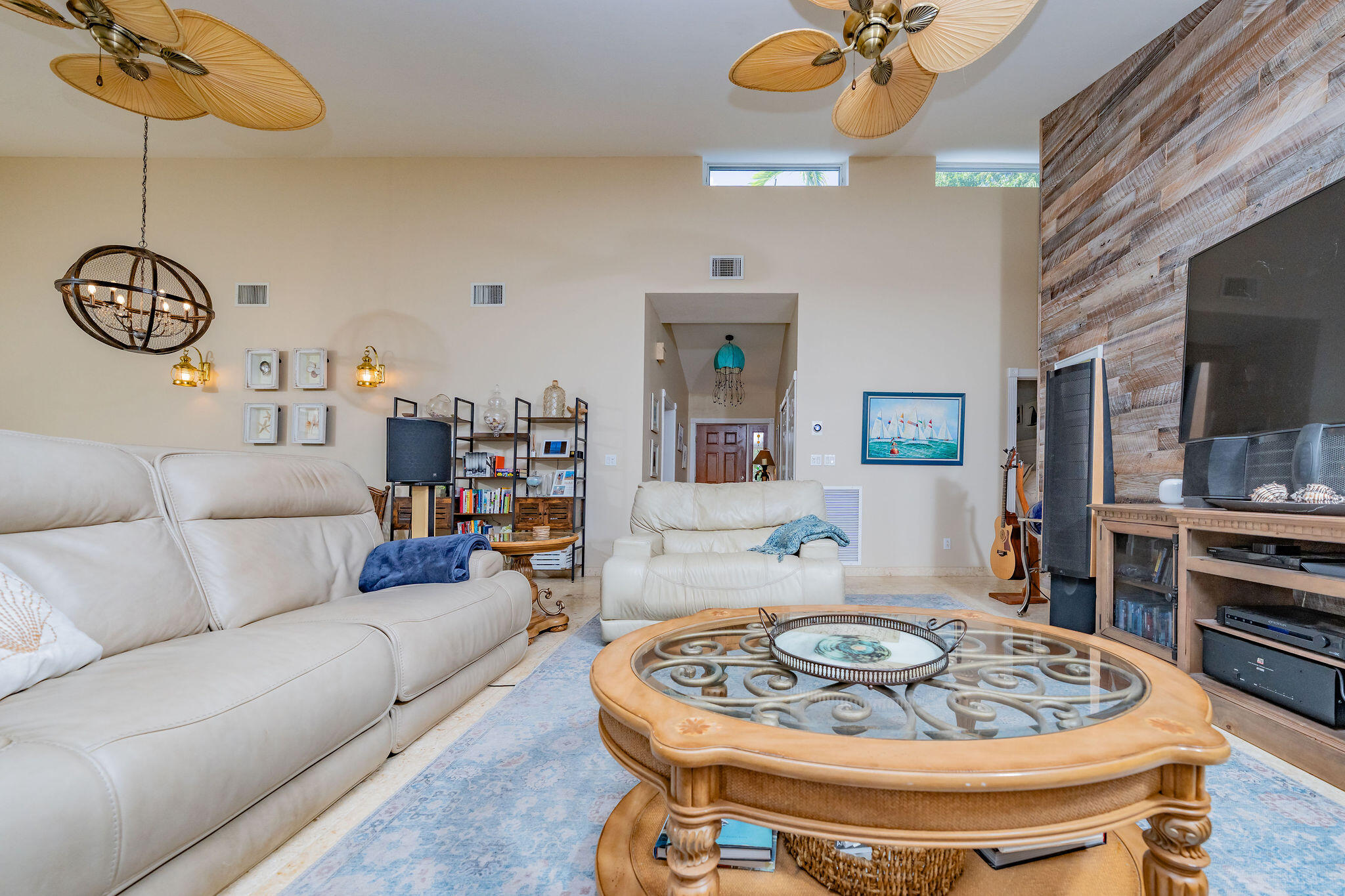 810 Madrid Road Key Largo, FL 33037 - Photo 15 of 78 Living Room