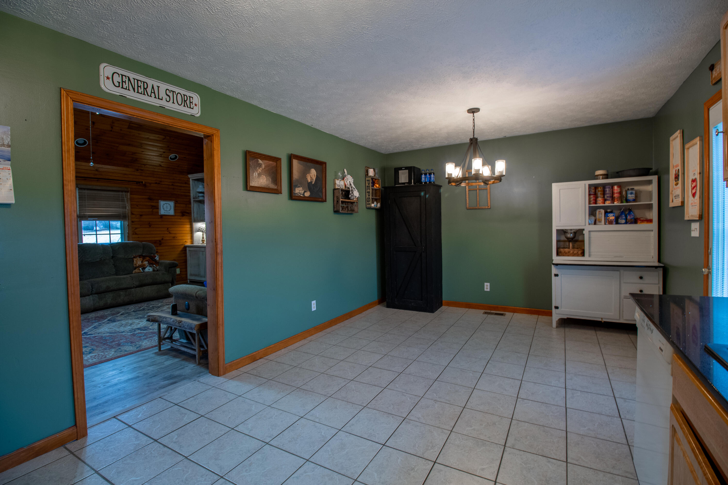 110 Hoard Road Rogersville, TN 37857 - Photo 11 of 40 Kitchen/dining combo.