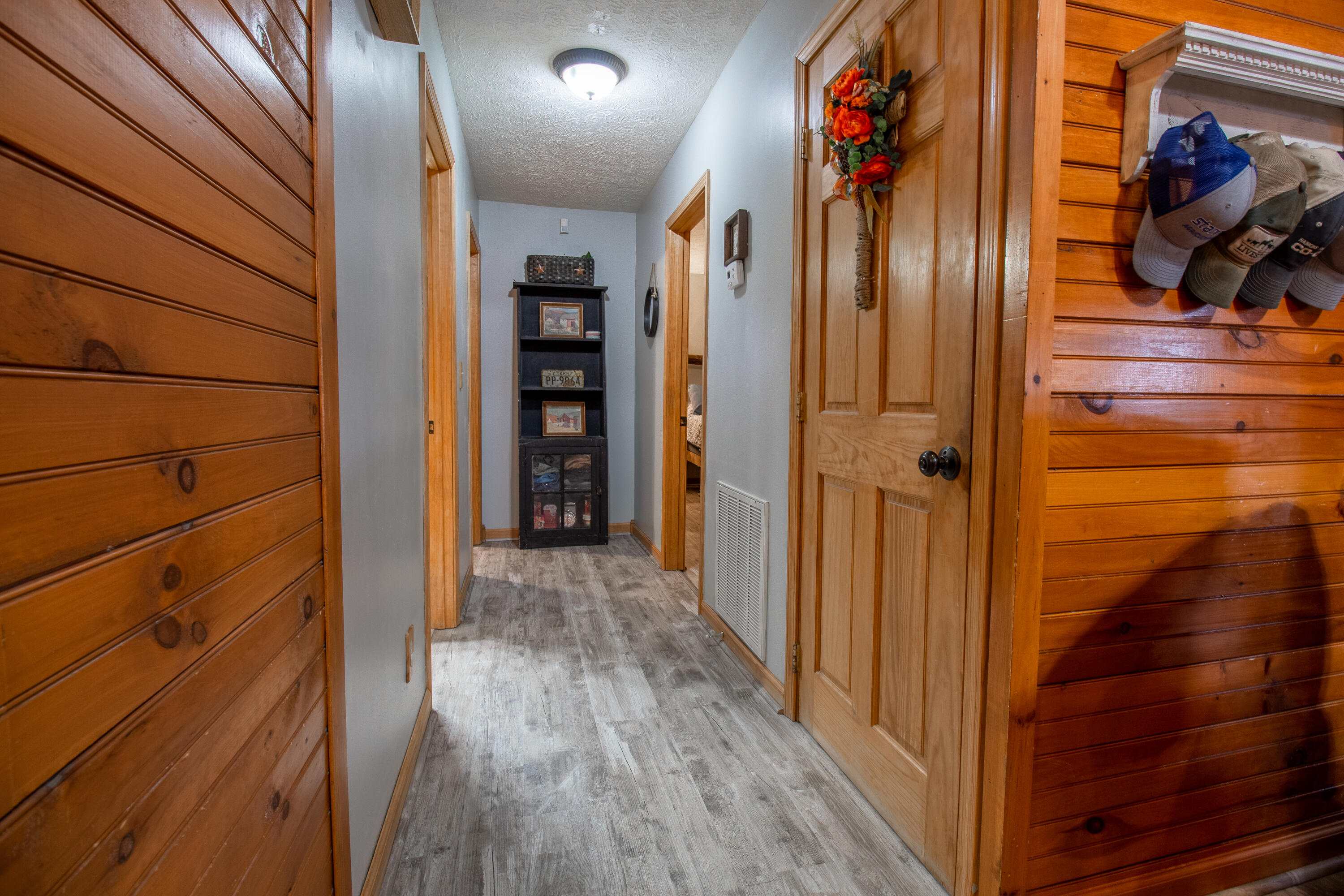 110 Hoard Road Rogersville, TN 37857 - Photo 12 of 40 Hall main level.