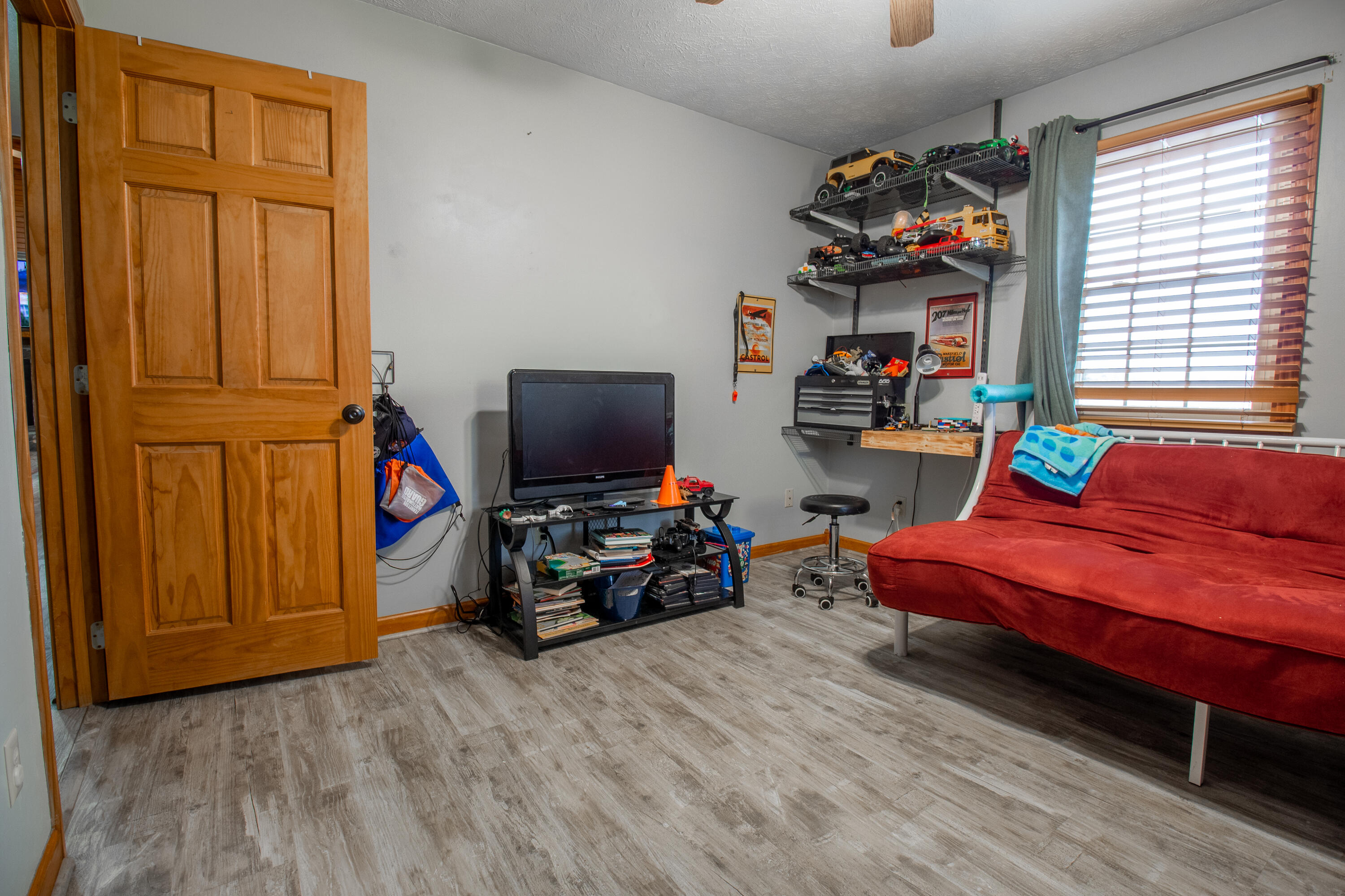 110 Hoard Road Rogersville, TN 37857 - Photo 14 of 40 2nd bedroom main level.