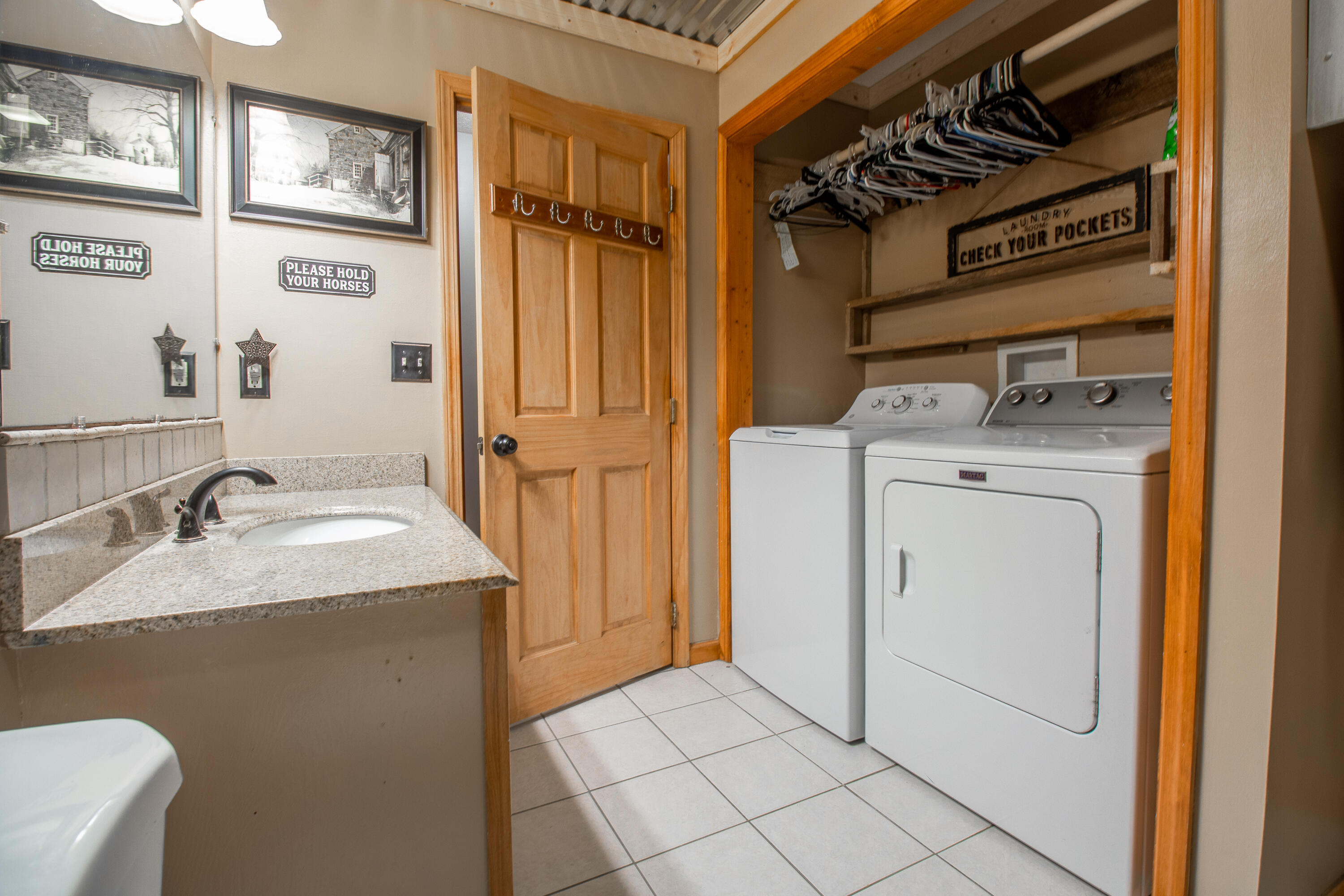 110 Hoard Road Rogersville, TN 37857 - Photo 18 of 40 Main level full bathroom/laundry