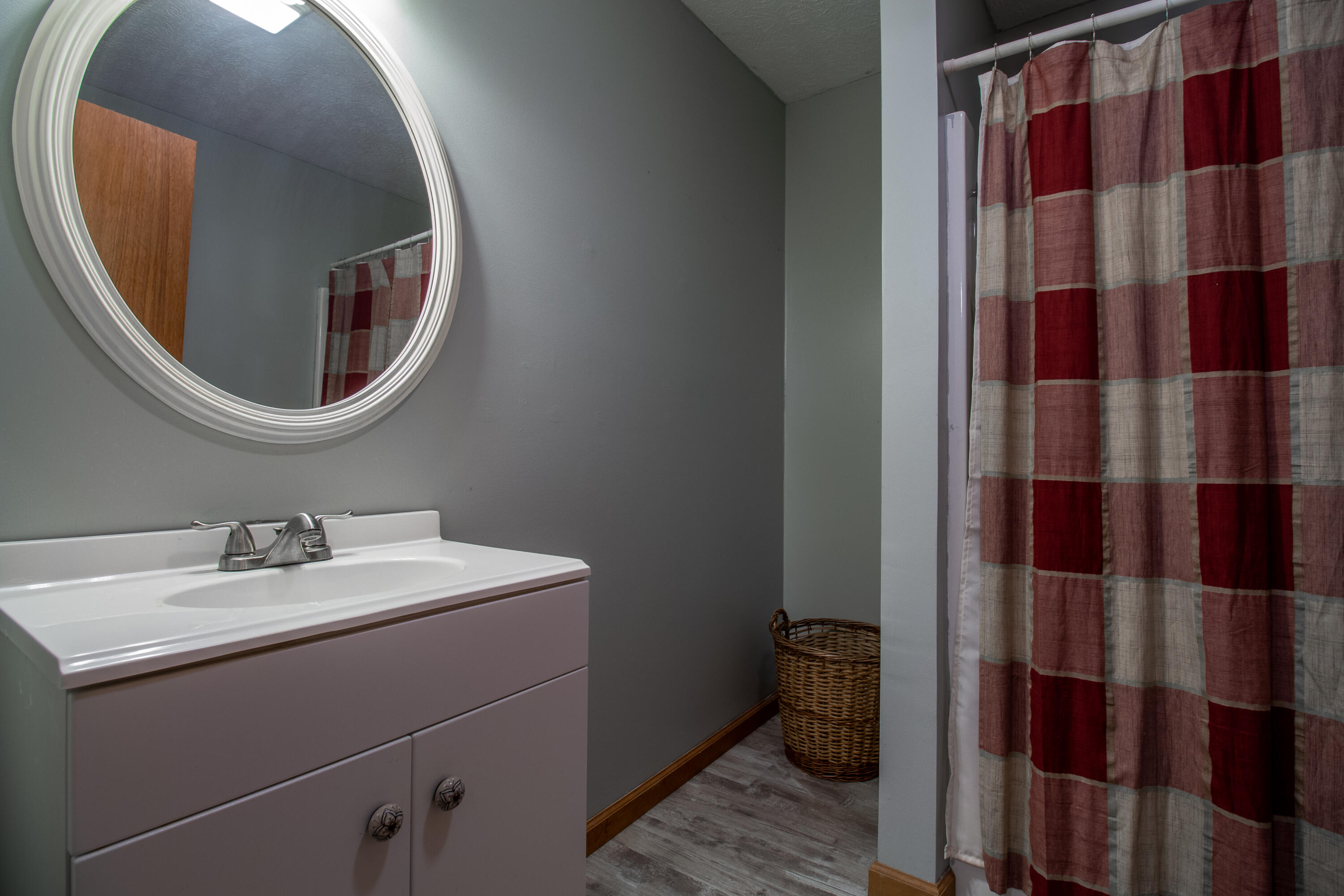 110 Hoard Road Rogersville, TN 37857 - Photo 21 of 40 Upstairs full bathroom.